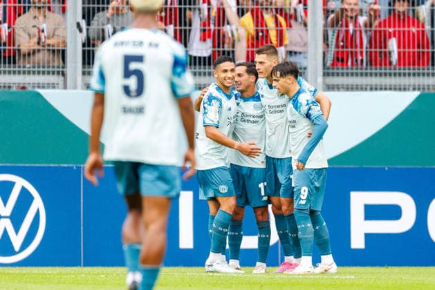 WIESBADEN, GERMANY - AUGUST 22: Patrik Schick (Bayer 04 Leverkusen, 14) celebrates scoring his team s first goal with teammates during the first-round match between SV Wehen Wiesbaden vs. Bayer 04 Leverkusen at Brita Arena of the German Cup on August 22, 2026 in Wiesbaden, Germany. DFL REGULATIONS PROHIBIT ANY USE OF PHOTOGRAPHS AS IMAGE SEQUENCES AND OR QUASI-VIDEO. Hessen Germany Copyright: xStephanxHahnex