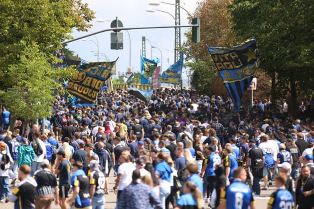 22.08.2026, Fussball, Herren, DFB-Pokal, 1. Runde, Saison 2026 2027, 1. FC Saarbrücken - Hertha BSC Berlin, Die Fans des 1. FC Saarbrücken veranstalteten vor dem Spiel einen Fanmarsch von der Ludwigskirche bis zum Ludwigsparkstadion Saarbrücken Ludwigsparkstadion Saarland Deutschland *** August 22, 2026, Soccer, Men s, DFB Cup, 1st Round, 2026–2027 Season, 1 FC Saarbrücken vs. Hertha BSC Berlin. Before the game, 1 FC Saarbrücken fans organized a fan march from the Ludwigskirche to the Ludwigsparkstadion in Saarbrücken, Ludwigsparkstadion, Saarland, Germany Copyright: xFabianxKleerx