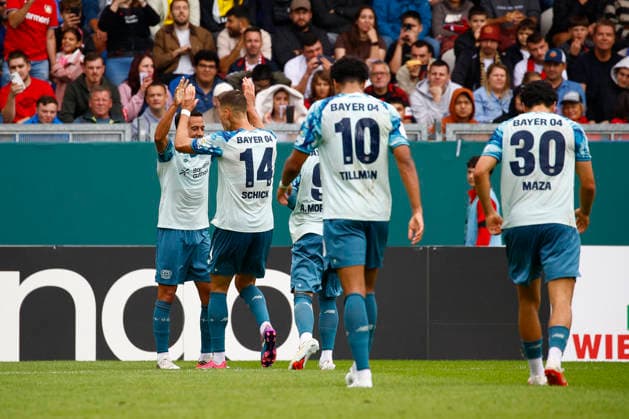 22.08.2026, xavx, Fussball DFB Pokal 1.Runde, SV Wehen Wiesbaden - Bayer 04 Leverkusen v.l. Patrik Schick (Bayer 04 Leverkusen) celebrate the goal, Der Torjubel zum 0:1 Wiesbaden *** August 22, 2026, xavx, Soccer, DFB Cup First Round, SV Wehen Wiesbaden vs. Bayer 04 Leverkusen, Patrik Schick of Bayer 04 Leverkusen celebrates the goal, The goal celebration for the 0-1 lead over Wiesbaden
