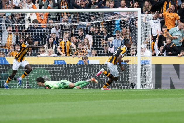 Hull City v Manchester United, ManU Premier League Semi Ajayi of Hull City celebrates after scoring his sides first goal during the Premier League match between Hull City and Manchester United at the MKM Stadium, Hull. 22 08 2026 UK Newspapers OUT Copyright: xMattxWilkinsonx FIL-23804-0091