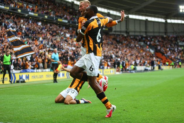 MKM Stadium KINGSTON UPON HULL, ENGLAND, AUGUST 22: Oli McBurnie (L) and Semi Ajayi (R) of Hull City celebrate the opening goal during the Premier League 2026-27 match between Hull City and Manchester United, ManU at MKM Stadium on August 22, 2026 in Kingston upon Hull, England. (Photo by Zach Forster Sports Press Photo) (Zach Forster Sports Press Photo SPP)  Copyright: xZachxForster SportsxPressxPhotox xSPPx spp-en-ZaFoPrPh-spp26_zachf_2208_141