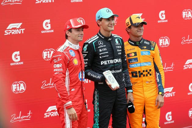 Zandvoort, Niederlande 20.- 23. August 2026: FIA Formel-1-Weltmeisterschaft - 2026 - Großer Preis der Niederlande - Zandvoort - Sprint Rennen Samstag Im Bild: Siegerehrung Sprintrennen Zandvoort 1. George Russell (GBR) 2. Charles Leclerc (MCO) 3. Lando Norris (GBR) Circuit Zandvoort *** Zandvoort, Netherlands August 20–23, 2026 2026 FIA Formula 1 World Championship Dutch Grand Prix Zandvoort Sprint Race Saturday Pictured: Sprint Race Podium Ceremony at Zandvoort 1. George Russell (GBR) 2. Charles Leclerc (MCO) 3. Lando Norris (GBR) Circuit Zandvoort Copyright: xFotostandx xHorstxBernhardtx