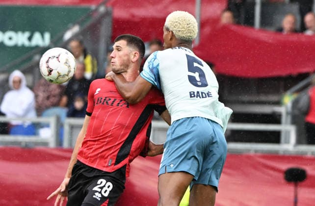 DFB-Pokal 2026 27 1. Runde Wiesbaden SV Wehen Wiesbaden (svww) - Bayer Leverkusen (lev) Moritz FLOTHO (SV Wehen-Wiesbaden), li - Loic BADE (Bayer Leverkusen) DFB-Pokal *** 2026-27 DFB Cup, First Round, Wiesbaden: SV Wehen Wiesbaden (SVWW) vs. Bayer Leverkusen (LEV), Moritz FLOTHO (SV Wehen Wiesbaden), Loic BADE (Bayer Leverkusen), DFB Cup