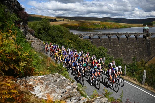 2026 Lloyds Tour of Britain Women Picture by Olly Hassell SWpix.com - 22 08 2026 - Cycling - UCI Women s World Tour - 2026 Lloyds Tour of Britain Women - Stage 4: - Llanidloes to Hay-On-Wye (138.3km) - The Peloton as they pass Craig Goch Copyright: x xSWpix.comx(t axPhotographyxHubxLtd)xOllyxHassell SWpix.comx SWP-3030-18897