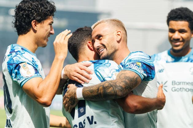 WIESBADEN, GERMANY - AUGUST 22: Lucas Vazquez (Bayer 04 Leverkusen, 17) celebrates scoring his team s second goal with teammates during the first-round match between SV Wehen Wiesbaden vs. Bayer 04 Leverkusen at Brita Arena of the German Cup on August 22, 2026 in Wiesbaden, Germany. DFL REGULATIONS PROHIBIT ANY USE OF PHOTOGRAPHS AS IMAGE SEQUENCES AND OR QUASI-VIDEO. Hessen Germany Copyright: xStephanxHahnex