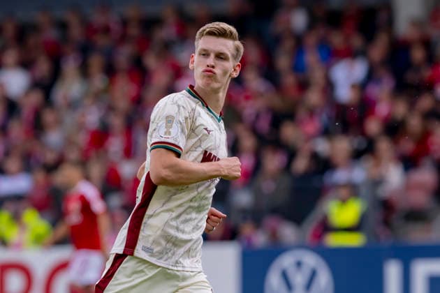Germany, Cottbus, LEAG Energie Stadion, 22.08.2026, DFB Pokal 2026 27, 1. Runde, FC Energie Cottbus vs. FC Augsburg, Anton Kade (FC Augsburg) nach seinem Treffer gegen FC Energie Cottbus, Photo by Eibner Pressefoto Tino Henschel DFB Pokal 2026 27, 1. Runde, FC Energie Cottbus vs. FC Augsburg Cottbus *** Germany, Cottbus, LEAG Energie Stadium, August 22, 2026, 2026–27 DFB Cup, First Round, FC Energie Cottbus vs. FC Augsburg, Anton Kade of FC Augsburg after scoring against FC Energie Cottbus, Photo by Eibner Pressefoto Tino Henschel, DFB Cup 2026–27, First Round, FC Energie Cottbus vs. FC Augsburg, Cottbus Copyright: xEibnerxPressefotox