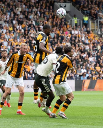 Hull City v Manchester United, ManU Premier League Semi Ajayi of Hull City heads clear during the Premier League match between Hull City and Manchester United at the MKM Stadium, Hull. 22 08 2026 UK Newspapers OUT Copyright: xMattxWilkinsonx FIL-23804-0108