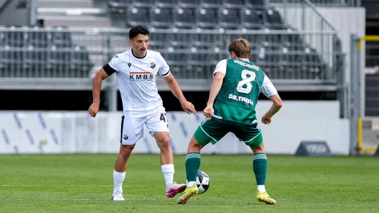 v.li.: Arianit Ferati (SVS, 47), Simon Joachims (Homburg, 8), Zweikampf, Spielszene, Duell, duel, tackle, tackling, Dynamik, Action, Aktion, 22.08.2026, Sandhausen (Deutschland), Fussball, Regionalliga Südwest, SV Sandhausen - FC 08 Homburg *** v li Arianit Ferati SVS, 47, Simon Joachims Homburg, 8, tackle, game scene, duel, duel, tackle, tackling, dynamics, action, 08 22 2026, Sandhausen, Germany, soccer, Regionalliga Südwest, SV Sandhausen FC vs. 08 Homburg xozx