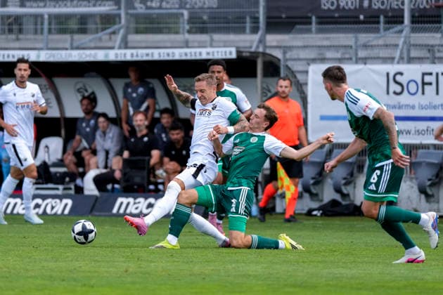 v.li.: Marco Kehl-Gomez (SVS, 33), Simon Joachims (Homburg, 8), Zweikampf, Spielszene, Duell, duel, tackle, tackling, Dynamik, Action, Aktion, 22.08.2026, Sandhausen (Deutschland), Fussball, Regionalliga Südwest, SV Sandhausen - FC 08 Homburg *** v li Marco Kehl Gomez SVS, 33, Simon Joachims Homburg, 8, tackle, game scene, duel, duel, tackle, tackling, dynamic, action, action, 08 22 2026, Sandhausen, Germany, soccer, Regionalliga Southwest, SV Sandhausen FC vs. 08 Homburg xozx