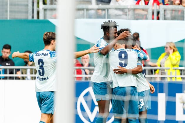 WIESBADEN, GERMANY - AUGUST 22: Nathan Tella (Bayer 04 Leverkusen, 23) celebrates scoring his team s third goal with teammates during the first-round match between SV Wehen Wiesbaden vs. Bayer 04 Leverkusen at Brita Arena of the German Cup on August 22, 2026 in Wiesbaden, Germany. DFL REGULATIONS PROHIBIT ANY USE OF PHOTOGRAPHS AS IMAGE SEQUENCES AND OR QUASI-VIDEO. Hessen Germany Copyright: xStephanxHahnex