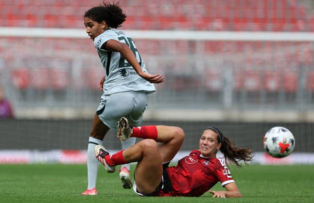 Zicai Cora - Laura Miller , 1.FC Nürnberg-Wolfsburg , Google-Pixel Frauen Bundesliga , , Fußball , in dem Max Morlock Stadion in Nürnberg , Bayern , Deutschland . August 22 , 2026 . Photo by: Davide Elias IPA Photo Pressefoto DENL Copyright: xDavidexEliasx