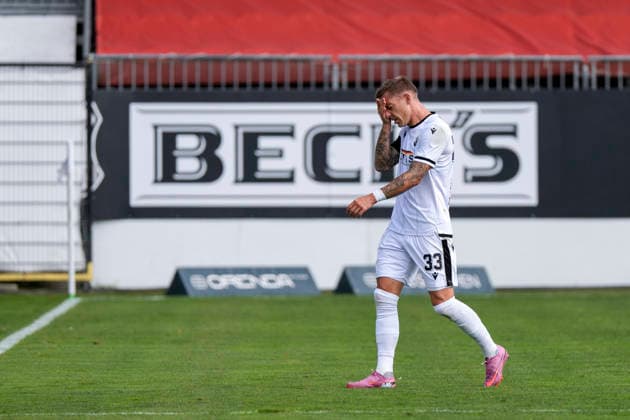 Marco Kehl-Gomez (SVS, 33) verlässt den Platz, Rote Karte, Platzverweis, Feldverweis, Hinausstellung, Highlight, red card, dismissal, sending-off, Action, Aktion, Spielszene, 22.08.2026, Sandhausen (Deutschland), Fussball, Regionalliga Südwest, SV Sandhausen - FC 08 Homburg *** Marco Kehl Gomez (SVS), 33, leaves the field; red card, dismissal, sending off, highlight, red card, dismissal, sending off, action, play, game moment, August 22, 2026, Sandhausen, Germany, soccer, Regionalliga Southwest, SV Sandhausen FC vs. 08 Homburg xozx