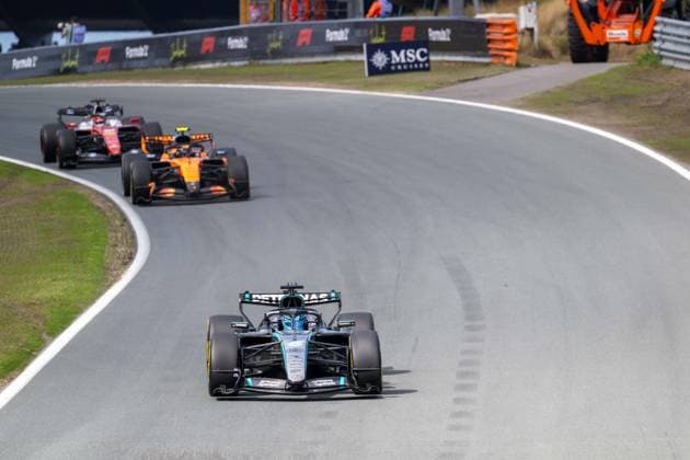George Russell 63, Mercedes-AMG Petronas F1 Team , Lando Norris 1, McLaren Mastercard F1 Team, Grosser Preis von Netherlands, Motorsport, Herren, Formel 1, 22.08.2026 Zandvoort Niederlande Niederlande *** George Russell 63, Mercedes AMG Petronas F1 Team, Lando Norris 1, McLaren Mastercard F1 Team, Dutch Grand Prix, Motorsports, Men, Formula 1, August 22, 2026, Zandvoort, Netherlands, Netherlands Copyright: xkolbert-press MartinxWdziecznyx