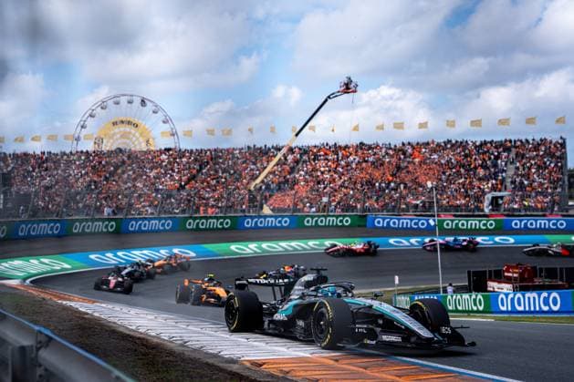 August 22, 2026, Zandvoort, Netherlands: George Russell (GBR) (Mercedes-AMG Petronas F1 Team) during the start of the sprint race of the Formula 1 Heineken Dutch Grand Prix 2026 at the Circuit Zandvoort. F1 2026: Dutch Grand Prix In Zandvoort, Netherlands - 22 Aug 2026  - ZUMAs197 20260822_aaa_s197_015 Copyright: xLucaxMartinix
