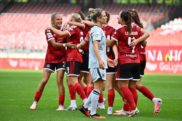 21.08.2026 - Fussball - Saison 2026 2027 - Regionalliga Bayern - 05. Spieltag: SC Eltersdorf SCE ( Quecken ) - SpVgg Greuther Fürth II (Kleeblatt) - - xwoxzix - Svenja Huth (10, VfL Wolfsburg ) enttäuscht Enttäuschung - hinten Torjubel Jubel Freude nach Treffer Tor Torschuß zum 0:2 durch Keira Bednorz (21, 1. FC Nürnberg FCN ) - *** August 21, 2026 Soccer Season 2026–2027 Bavarian Regional League Matchday 05 SC Eltersdorf vs. SCE Quecken vs. SpVgg Greuther Fürth II Kleeblatt xwoxzix Svenja Huth 10, VfL Wolfsburg disappoints Disappointment on defense Goal celebration Cheers Joy after a goal Goal Shot on goal for the 0–2 by Keira Bednorz 21, 1 FC Nuremberg FCN
