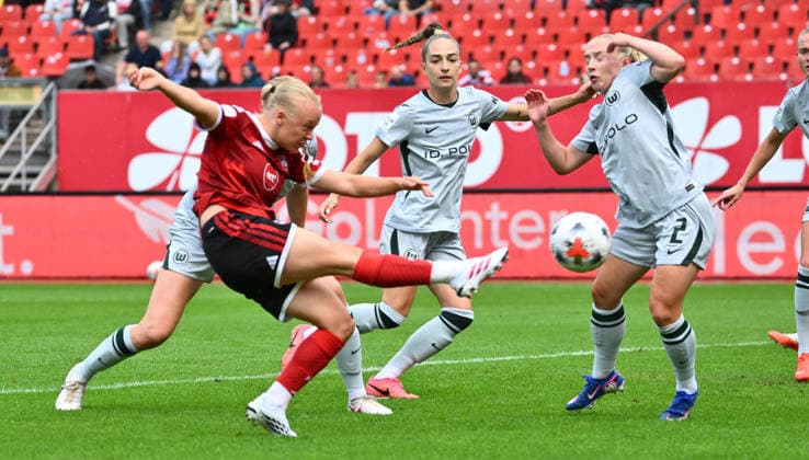 21.08.2026 - Fussball - Saison 2026 2027 - Regionalliga Bayern - 05. Spieltag: SC Eltersdorf SCE ( Quecken ) - SpVgg Greuther Fürth II (Kleeblatt) - - xwoxzix - Keira Bednorz (21, 1. FC Nürnberg FCN ) Thea Bjelde (2, VfL Wolfsburg ) *** August 21, 2026 Soccer Season 2026–2027 Bavarian Regional League Matchday 05 SC Eltersdorf vs. SCE Quecken vs. SpVgg Greuther Fürth II Kleeblatt xwoxzix Keira Bednorz 21, 1 FC Nuremberg FCN Thea Bjelde 2, VfL Wolfsburg
