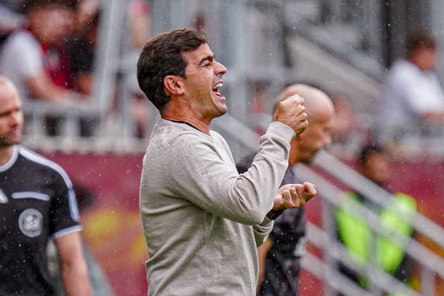 Deutschland: Fussball Saison 2026 2027 , DFB-Pokal Runde 1 1. Runde , SV Wehen Wiesbaden vs. Bayer Leverkusen - Brita-Arena (Wiesbaden) : Carles Martinez Carles Martinez (Trainer, Bayer 04 Leverkusen) Mimik, Gesichtsausdruck, Emotion Geste, Gestik, Emotion Wiesbaden Brita-Arena Deutschland Germany *** Germany Soccer Season 2026–2027, DFB Cup Round 1, SV Wehen Wiesbaden vs. Bayer Leverkusen, Brita Arena, Wiesbaden, Carles Martinez, Carles Martinez (Coach), Bayer 04 Leverkusen, facial expressions, emotions, gestures, Wiesbaden, Brita Arena, Germany Copyright: xBennetxLongx