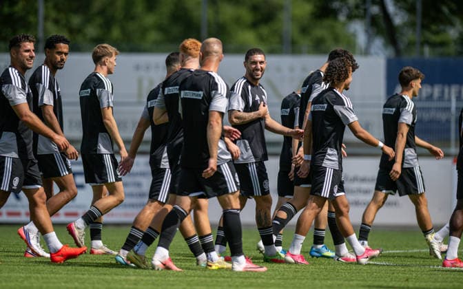 Fussball, Saison 2026 2027, Regionalliga West, 22.08.2026, 04. Spieltag, Herren, 1.FC Bocholt (schwarz) vs. SV Roedinghausen (weiss) v.l.: Malek Fakhro (1.FC Bocholt), Elano Yegen (1.FC Bocholt), Johannes Doerfler (1.FC Bocholt), Tim Krohn (1.FC Bocholt), Patrick Kurzen (1.FC Bocholt), Marlon Frey (1.FC Bocholt), Boran Oezbek (1.FC Bocholt), Bocholt Stadion am Huenting Deutschland *** Soccer, 2026–2027 Season, Regionalliga West, August 22, 2026, Matchday 4, Men s, 1 FC Bocholt (black) vs. SV Roedinghausen (white) v l Malek Fakhro 1 FC Bocholt, Elano Yegen 1 FC Bocholt, Johannes Doerfler 1 FC Bocholt, Tim Krohn 1 FC Bocholt, Patrick Kurzen 1 FC Bocholt, Marlon Frey 1 FC Bocholt, Boran Oezbek 1 FC Bocholt, Bocholt Stadium am Huenting, Germany 260822_fb_1fc-bocholt_sv-roedinghausen_57796
