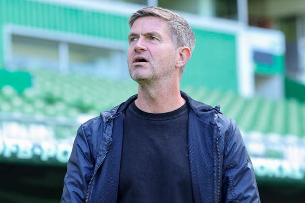 Sportdirektor Ralf Becker (Hannover 96) schaut waehrend des Spiels des DFB-Pokals zwischen SV Hemelingen und Hannover 96, Weserstadion am 22. August 2026 in Bremen, Deutschland. (Foto von Marco Steinbrenner DeFodi Images) +++ Sportdirektor Ralf Becker (Hannover 96) looks on during the DFB-Pokal match between SV Hemelingen and Hannover 96t at Weserstadion on August 22, 2026 in Bremen, Germany. (Photo by Marco Steinbrenner DeFodi Images) (Photo by Marco Steinbrenner DeFodi Images) - *** Hannover 96 sporting director Ralf Becker watches during the DFB Cup match between SV Hemelingen and Hannover 96 at Weserstadion in Bremen on August 22, 2026, Germany Photo by Marco Steinbrenner, DeFodi Images Sports Director Ralf Becker of Hannover 96 looks on during the DFB Cup match between SV Hemelingen and Hannover 96 at Weserstadion on August 22, 2026, in Bremen, Germany. Photo by Marco Steinbrenner, DeFodi Images. Photo by Marco Steinbrenner, DeFodi Images.