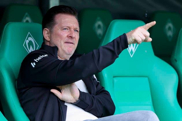 Trainer Christian Titz (Hannover 96) gestikuliert waehrend des Spiels des DFB-Pokals zwischen SV Hemelingen und Hannover 96, Weserstadion am 22. August 2026 in Bremen, Deutschland. (Foto von Marco Steinbrenner DeFodi Images) +++ Trainer Christian Titz (Hannover 96) gestures during the DFB-Pokal match between SV Hemelingen and Hannover 96t at Weserstadion on August 22, 2026 in Bremen, Germany. (Photo by Marco Steinbrenner DeFodi Images) (Photo by Marco Steinbrenner DeFodi Images) - *** Hannover 96 coach Christian Titz gestures during the DFB Cup match between SV Hemelingen and Hannover 96 at Weserstadion on August 22, 2026, in Bremen, Germany Photo by Marco Steinbrenner, DeFodi Images Coach Christian Titz of Hannover 96 gestures during the DFB Cup match between SV Hemelingen and Hannover 96 at Weserstadion on August 22, 2026 in Bremen, Germany. Photo by Marco Steinbrenner, DeFodi Images. Photo by Marco Steinbrenner, DeFodi Images