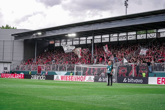 Deutschland: Fussball Saison 2026 2027 , DFB-Pokal Runde 1 1. Runde , SV Wehen Wiesbaden vs. Bayer Leverkusen - Brita-Arena (Wiesbaden) : Zuschauer, Stadion, Fans, Tribüne Wiesbaden Brita-Arena Deutschland Germany *** Germany Soccer Season 2026–2027, DFB Cup Round 1, SV Wehen Wiesbaden vs. Bayer Leverkusen, Brita Arena, Wiesbaden—Spectators, Stadium, Fans, Stands, Wiesbaden, Brita Arena, Germany Copyright: xBennetxLongx