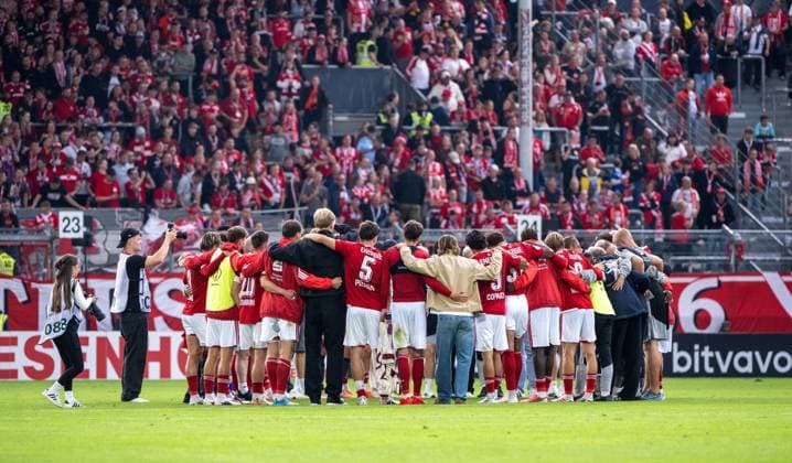 Fußball, Herren, Saison 2026 2027, DFB-Pokal (1. Runde), FC Energie Cottbus - FC Augsburg, Energie-Enttäuschung nach Abpfiff, 22.08.2026, *** Soccer, Men s, 2026–2027 Season, DFB Cup First Round, FC Energie Cottbus vs. FC Augsburg, Disappointment for Energie After the Final Whistle, August 22, 2026, Copyright: xMatthiasxKochx