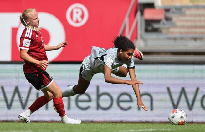 Bednorz Keira - Zicai Cora , Aktion Elf Meter , 1.FC Nürnberg-Wolfsburg , Google-Pixel Frauen Bundesliga , , Fußball , in dem Max Morlock Stadion in Nürnberg , Bayern , Deutschland . August 22 , 2026 . Photo by: Davide Elias IPA Photo Pressefoto DENL Copyright: xDavidexEliasx