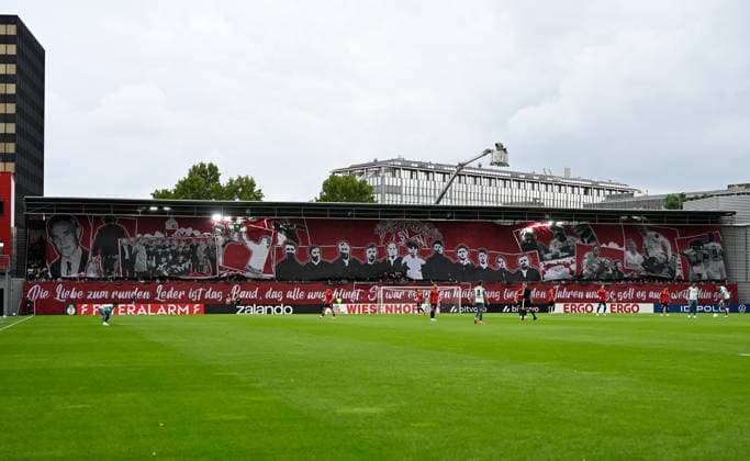 DFB-Pokal 2026 27 1. Runde Wiesbaden - BRITA-Arena SV Wehen Wiesbaden (svww) - Bayer Leverkusen (lev) 0:4 Choreo der Wehen-Fans DFB-Pokal *** 2026-27 DFB Cup, First Round, Wiesbaden, BRITA Arena: SV Wehen Wiesbaden (svww) vs. Bayer Leverkusen (lev) 0-4. Choreographed display by Wehen fans, DFB Cup