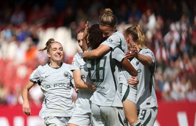 Zicai Cora Torjubel 2-2 , 1.FC Nürnberg-Wolfsburg , Google-Pixel Frauen Bundesliga , , Fußball , in dem Max Morlock Stadion in Nürnberg , Bayern , Deutschland . August 22 , 2026 . Photo by: Davide Elias IPA Photo Pressefoto DENL Copyright: xDavidexEliasx