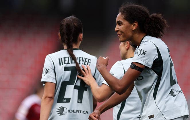 Zicai Cora Torjubel 2-3 , 1.FC Nürnberg-Wolfsburg , Google-Pixel Frauen Bundesliga , , Fußball , in dem Max Morlock Stadion in Nürnberg , Bayern , Deutschland . August 22 , 2026 . Photo by: Davide Elias IPA Photo Pressefoto DENL Copyright: xDavidexEliasx