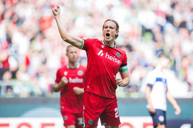 22.08.2026 - Fußball, 2026 2027, DFB-Pokal, 1. Hauptrunde, SV Hemelingen - Hannover 96: Stefan Teitur Thordarson (Hannover) jubelt nach seinem Tor zum 0:1 DFB REGULATIONS PROHIBIT ANY USE OF PHOTOGRAPHS AS IMAGE SEQUENCES AND OR QUASI-VIDEO. *** August 22, 2026 Soccer, 2026–2027, DFB Cup, 1st Round, SV Hemelingen vs. Hannover 96, Stefan Teitur Thordarson; Hannover celebrates after his goal to make it 0–1. DFB REGULATIONS PROHIBIT ANY USE OF PHOTOGRAPHS AS IMAGE SEQUENCES AND OR QUASI-VIDEO