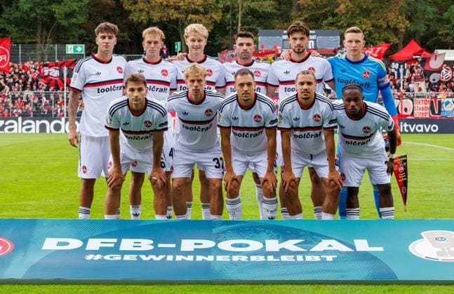 22.08.2026 - Fussball - Saison 2026 2027 - DFB Pokal Vereinspokal - 01. Runde: Viktoria Köln - 1. FC Nürnberg Nuernberg FCN ( Club ) - Sportfoto Zink DaMa - xdaxmax - regulations prohibit any use of photographs as image sequences and or quasi-video - Mannschaft Team des FCN mit Mannschaftsbild Teambild vor Spielbeginn *** August 22, 2026 Soccer Season 2026–2027 DFB Cup Club Cup First Round Viktoria Cologne 1 FC Nuremberg Nuremberg FCN Club Sports Photo Zink DaMa xdaxmax regulations prohibit any use of photographs as image sequences and or quasi-video Team of FCN with a team photo taken before the start of the game