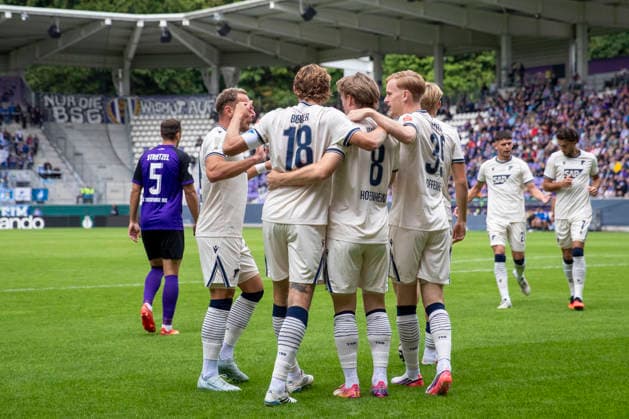 GER, Aue, Fussball, DFB-Pokal, 1. Hauptrunde, FC Erzgebirge Aue vs. TSG 1899 Hoffenheim im Bild v.l.: Hoffenheim Torjubel 22.08.2026, EINS Erzgebirgsstadion Aue DFB REGULATIONS PROHIBIT ANY USE OF PHOTOGRAPHS AS IMAGE SEQUENCES AND OR QUASI-VIDEO, *** GER, Aue, Soccer, DFB Cup, 1st Round, FC Erzgebirge Aue vs. TSG 1899 Hoffenheim in the photo (from left): Hoffenheim goal celebration, August 22, 2026, EINS Erzgebirgsstadion Aue. DFB regulations prohibit any use of photographs as image sequences and or quasi-video, Copyright: HMBxMedia PaulxFritz