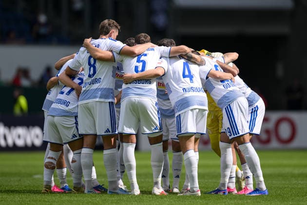 Fußball, DFB-Pokal, 20260822, MSV Duisburg - SV 07 Elversberg. Im Bild Duisburg schwört sich ein. Duisburg Schauinsland-Reisen-Arena Nordrhein-Westfalen Deutschland *** Soccer, DFB Cup, 20260822, MSV Duisburg vs. SV 07 Elversberg. Pictured: Duisburg rallies at the Schauinsland Reisen Arena in North Rhine-Westphalia, Germany Copyright: Passion2Press MarkusxFischerx