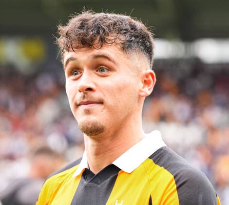 Hull City v Manchester United, ManU Premier League Ryan Giles of Hull City is happy after the Premier League match at the MKM Stadium, Hull 22 08 2026 UK Newspapers OUT Copyright: xMikexMartinx FIL-23813-0112