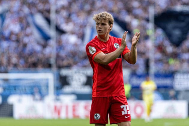 DFB-Pokal, 2026 2027, 1. Runde: MSV Duisburg - SV 07 Elversberg; 22.08.2026 Cole Campbell (SV 07 Elversberg, 39) DFB-Pokal, 2026 2027, 1. Runde: MSV Duisburg - SV 07 Elversberg; Schauinsland-Reisen-Arena, Duisburg; 22.08.2026 DFB regulations prohibit any use of photographs as image sequences and or quasi video. *** DFB Cup, 2026–2027, 1st Round: MSV Duisburg vs. SV 07 Elversberg, August 22, 2026; Cole Campbell, SV 07 Elversberg, 39; DFB Cup, 2026–2027, First Round: MSV Duisburg vs. SV 07 Elversberg, Schauinsland Reisen Arena, Duisburg, August 22, 2026. DFB regulations prohibit any use of photographs as image sequences and or quasi-video. Copyright: xBEAUTIFULxSPORTS Buriakovx