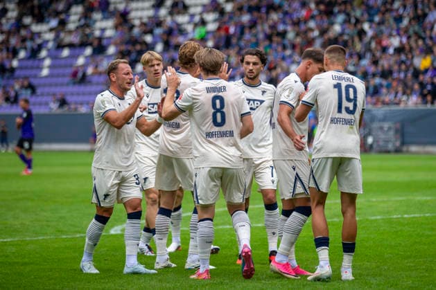 GER, Aue, Fussball, DFB-Pokal, 1. Hauptrunde, FC Erzgebirge Aue vs. TSG 1899 Hoffenheim im Bild v.l.: Hoffenheim Torjubel 22.08.2026, EINS Erzgebirgsstadion Aue DFB REGULATIONS PROHIBIT ANY USE OF PHOTOGRAPHS AS IMAGE SEQUENCES AND OR QUASI-VIDEO, *** GER, Aue, Soccer, DFB Cup, 1st Round, FC Erzgebirge Aue vs. TSG 1899 Hoffenheim in photos (from left): Hoffenheim goal celebration, August 22, 2026, EINS Erzgebirgsstadion Aue. DFB regulations prohibit any use of photographs as image sequences and or quasi-video, Copyright: HMBxMedia PaulxFritz