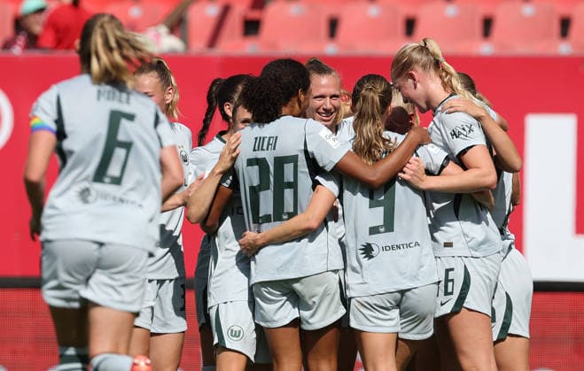 Wolfsburg Torjubel 2-5 , 1.FC Nürnberg-Wolfsburg , Google-Pixel Frauen Bundesliga , , Fußball , in dem Max Morlock Stadion in Nürnberg , Bayern , Deutschland . August 22 , 2026 . Photo by: Davide Elias IPA Photo Pressefoto DENL Copyright: xDavidexEliasx