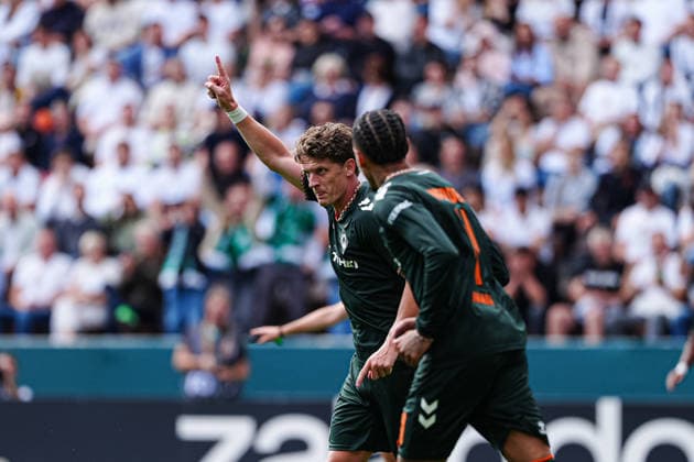 Torjubel Jens Stage (SV Werder Bremen, 06) nach Tor zum 0:1 per Kopfball GER, Lüneburger SK Hansa vs. SV Werder Bremen, Fußball, DFB-Pokal, 1. Runde, Saison 2026 2027, 22.08.2026 GER, Lüneburger SK Hansa vs. SV Werder Bremen, Fußball, DFB-Pokal, 1. Runde, Saison 2026 2027, 22.08.2026 Hamburg *** Jens Stage of SV Werder Bremen celebrates after scoring the 0-1 goal with a header, GER, Lüneburger SK Hansa vs. SV Werder Bremen, Soccer, DFB Cup, 1st Round, 2026–2027 Season, August 22, 2026 (GER), Lüneburger SK Hansa vs. SV Werder Bremen, Soccer, DFB Cup, 1st Round, 2026–2027 season, August 22, 2026, Hamburg Copyright: xEibner-Pressefoto MarcelxvonxFehrnx EP_MFN