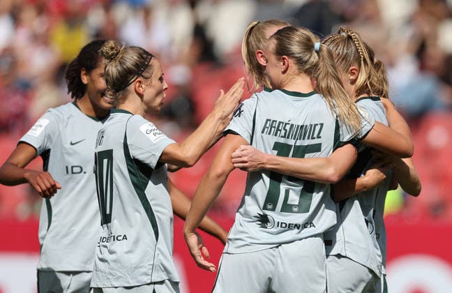 Torjubel Minge Janina Tor Elf-Meter 2-6 , 1.FC Nürnberg-Wolfsburg , Google-Pixel Frauen Bundesliga , , Fußball , in dem Max Morlock Stadion in Nürnberg , Bayern , Deutschland . August 22 , 2026 . Photo by: Davide Elias IPA Photo Pressefoto DENL Copyright: xDavidexEliasx