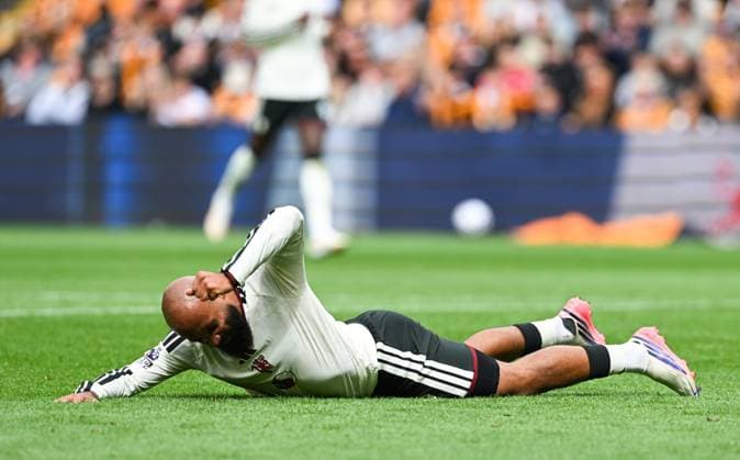 Bryan Mbeumo of Manchester United, ManU beats the ground in frustration Hull City v Manchester United, Premier League Football, Football, MKM Stadium, Hull, UK - 22 Aug 2026Hull MKM Stadium United Kingdom EDITORIAL USE ONLY No use with unauthorised audio, video, data, fixture lists, club league logos or live services. Online in-match use limited to 120 images, no video emulation. No use in betting, games or single club league player publications.  Copyright: xGreigxCowie Shutterstockx 17111325be