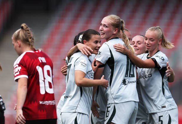 Wolfsburg Torjubel 2-7 , 1.FC Nürnberg-Wolfsburg , Google-Pixel Frauen Bundesliga , , Fußball , in dem Max Morlock Stadion in Nürnberg , Bayern , Deutschland . August 22 , 2026 . Photo by: Davide Elias IPA Photo Pressefoto DENL Copyright: xDavidexEliasx