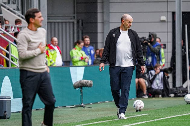 Deutschland: Fussball Saison 2026 2027 , DFB-Pokal Runde 1 1. Runde , SV Wehen Wiesbaden vs. Bayer Leverkusen - Brita-Arena (Wiesbaden) : Daniel Scherning (Trainer, SV Wehen Wiesbaden) und Carles Martinez Carles Martinez (Trainer, Bayer 04 Leverkusen) Wiesbaden Brita-Arena Deutschland Germany *** Germany Soccer Season 2026–2027, DFB Cup Round 1, SV Wehen Wiesbaden vs. Bayer Leverkusen at Brita Arena, Wiesbaden; Daniel Scherning, coach of SV Wehen Wiesbaden, and Carles Martinez, coach of Bayer 04 Leverkusen; Wiesbaden, Brita Arena, Germany Copyright: xBennetxLongx