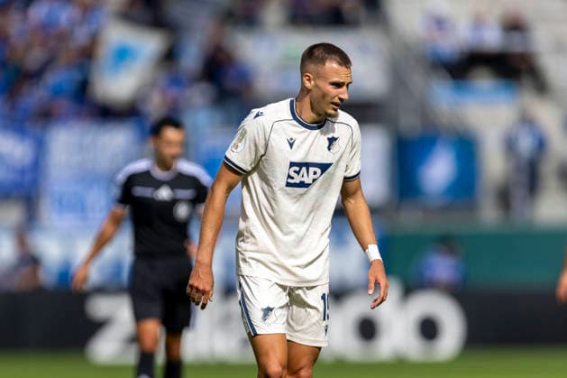 GER, Aue, Fussball, DFB-Pokal, 1. Hauptrunde, FC Erzgebirge Aue vs. TSG 1899 Hoffenheim im Bild v.l.: Tim Lemperle (TSG Hoffenheim 19), 22.08.2026, EINS Erzgebirgsstadion Aue DFB REGULATIONS PROHIBIT ANY USE OF PHOTOGRAPHS AS IMAGE SEQUENCES AND OR QUASI-VIDEO, *** GER, Aue, Soccer, DFB Cup, 1st Round, FC Erzgebirge Aue vs. TSG 1899 Hoffenheim (pictured, from left: Tim Lemperle, TSG Hoffenheim 19), August 22, 2026, EINS Erzgebirgsstadion, Aue. DFB regulations prohibit any use of photographs as image sequences and or quasi-video, Copyright: HMBxMedia PaulxFritz