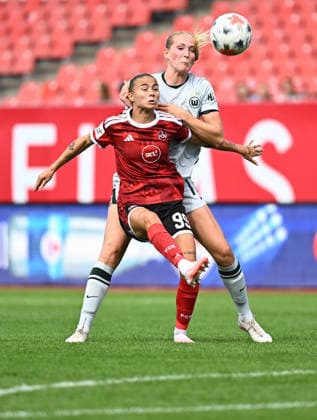 22.08.2026 - Fussball - Saison 2026 2027 - 1. Google Pixel Frauen Bundesliga - 01. Spieltag: 1. FC Nürnberg FCN ( Club Clubfrauen ) - VfL Wolfsburg - Sportfoto Zink - xwoxzix - Louna Lapassouse (99, 1. FC Nürnberg FCN ) vor Camilla Küver Kuever (16, VfL Wolfsburg ) *** August 22, 2026 Soccer Season 2026–2027 1 Google Pixel Women s Bundesliga Matchday 1 1 FC Nuremberg (FCN) Women s Team VfL Wolfsburg Sports Photo by Zink xwoxzix Louna Lapassouse 99, 1 FC Nuremberg (FCN) in front of Camilla Küver (Kuever) 16, VfL Wolfsburg