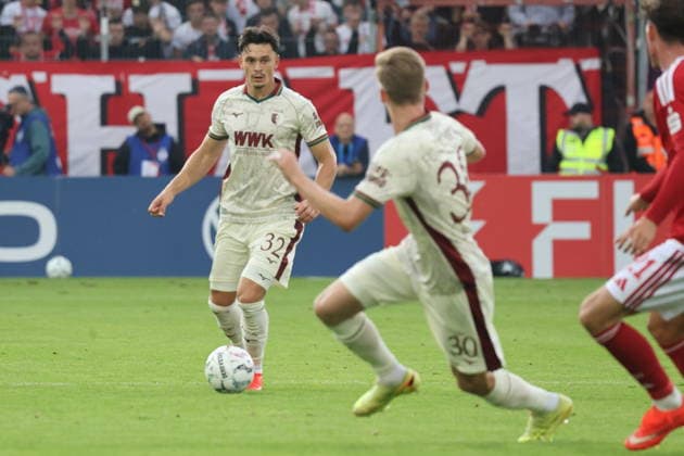 32 Fabian Rieder (FC Augsburg) Fussball DFB-Pokal 1. Hauptrunde 2026 2027 FC Energie Cottbus - FC Augsburg *** 32 Fabian Rieder FC Augsburg Soccer DFB Cup 1st Round 2026–2027 FC Energie Cottbus FC Augsburg