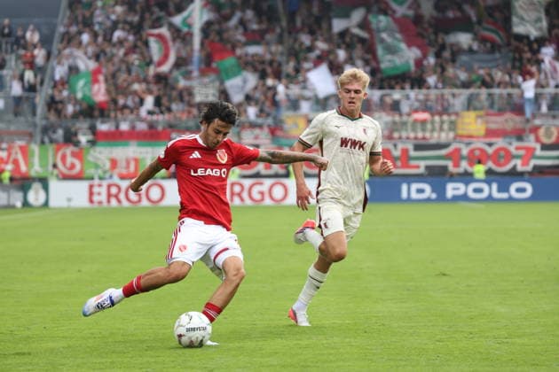 9 Lucas Copado (Energie Cottbus, l.), 16 Hennes Behrens (FC Augsburg) Fussball DFB-Pokal 1. Hauptrunde 2026 2027 FC Energie Cottbus - FC Augsburg *** 9 Lucas Copado, Energie Cottbus, l, 16 Hennes Behrens, FC Augsburg, Soccer, DFB Cup, 1st Round, 2026–2027, FC Energie Cottbus, FC Augsburg