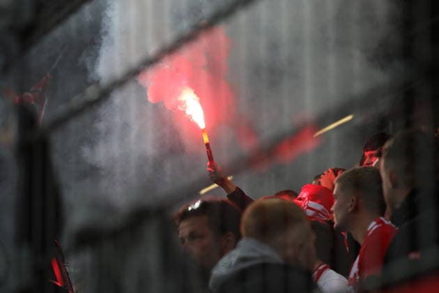 Pyro im Cotbuser Fanblock. Fussball DFB-Pokal 1. Hauptrunde 2026 2027 FC Energie Cottbus - FC Augsburg *** Pyro in the Cottbus fan section: Soccer, DFB Cup, 1st Round, 2026–2027, FC Energie Cottbus vs. FC Augsburg