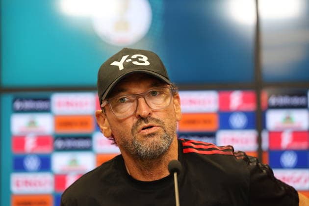 Trainer Claus-Dieter Wollitz (Energie Cottbus) Fussball DFB-Pokal 1. Hauptrunde 2026 2027 FC Energie Cottbus - FC Augsburg *** Coach Claus Dieter Wollitz, Energie Cottbus Soccer, DFB Cup, First Round, 2026–2027, FC Energie Cottbus vs. FC Augsburg