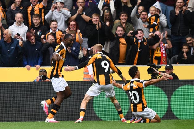 Hull City v Manchester United, ManU Premier League GOAL Hull City defender Semi Ajayi (6) celebrates scoring goal to go 1-0 during the Premier League match between Hull City and Manchester United at the MKM Stadium, Kingston upon Hull, UK on 22 August 2026. Kingston upon Hull MKM Stadium East Riding of Yorkshire UK Editorial use only DataCo restrictions apply See www.football-dataco.com , Copyright: xIanxLyallx PSI-24730-0089